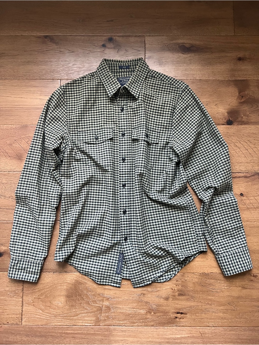 Abercrombie & Fitch Black and Green and Cream Gingham Button-Up Men’s Medium